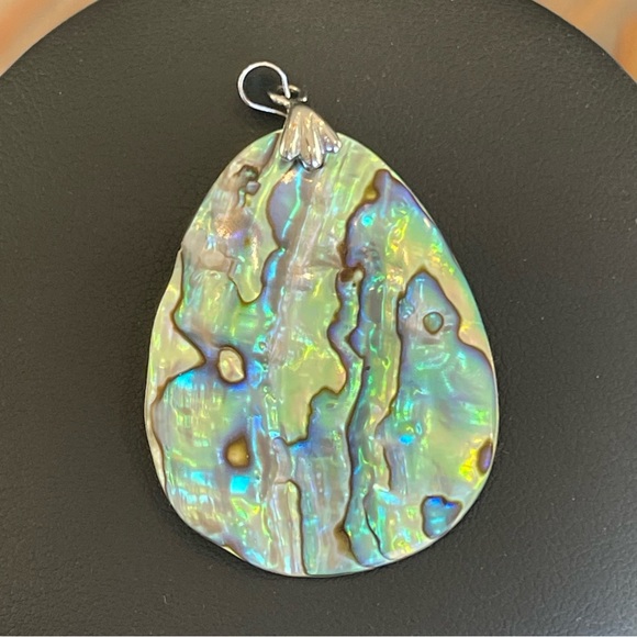 18kt White Gold Plated Abalone Shell Free Form Pendant 2” - Picture 2 of 6